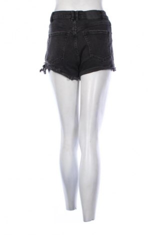 Damen Shorts Pull&Bear, Größe S, Farbe Schwarz, Preis 9,72 €