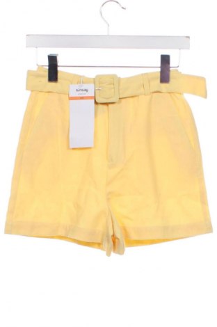 Pantaloni scurți de femei Sinsay, Mărime XS, Culoare Galben, Preț 65,99 Lei