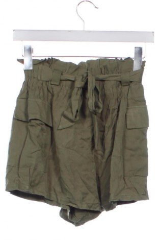 Γυναικείο κοντό παντελόνι Sinsay, Μέγεθος XS, Χρώμα Πράσινο, Τιμή 12,99 €