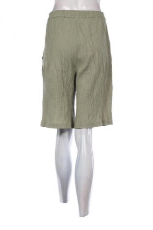 Дамски къс панталон Unbranded, Размер M, Цвят Зелен, Цена 19,55 лв.
