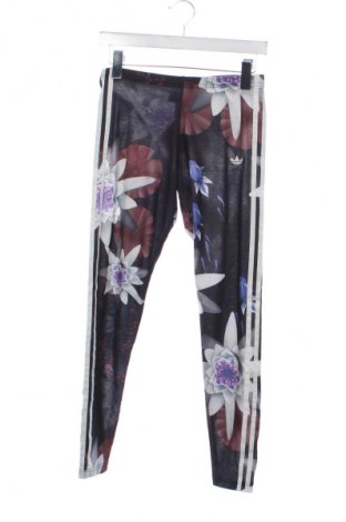 Дамски клин Adidas Originals, Размер S, Цвят Многоцветен, Цена 34,00 лв.