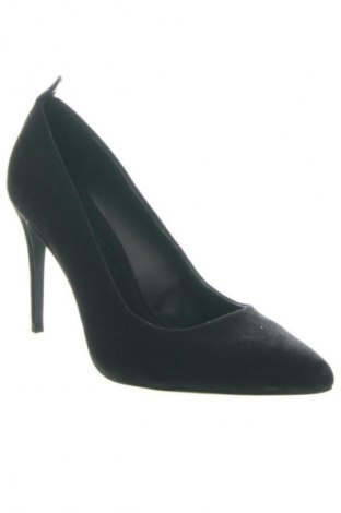 Obuwie damskie Bershka, Rozmiar 40, Kolor Czarny, Cena 117,99 zł