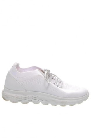 Дамски обувки Geox, Размер 38, Цвят Бял, Цена 165,03 лв.
