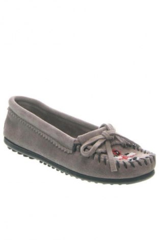 Damenschuhe Minnetonka, Größe 37, Farbe Grau, Preis 71,61 €