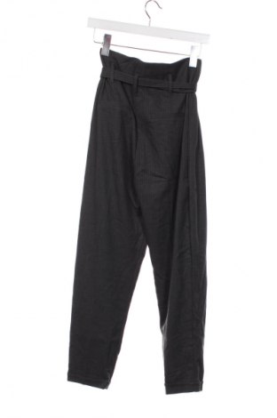 Pantaloni de femei Bershka, Mărime XXS, Culoare Multicolor, Preț 76,32 Lei
