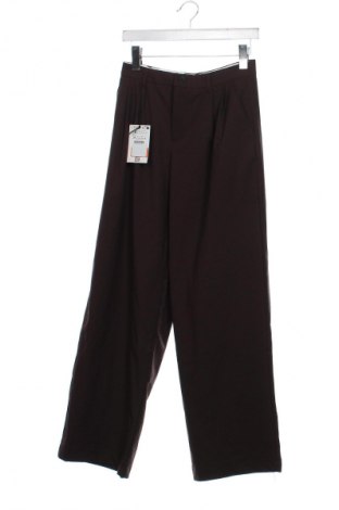 Дамски панталон Bershka, Размер XS, Цвят Кафяв, Цена 46,00 лв.