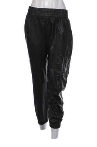 Дамски панталон Bershka, Размер M, Цвят Черен, Цена 16,99 лв.