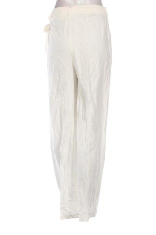 Damenhose Bershka, Größe S, Farbe Weiß, Preis € 9,99