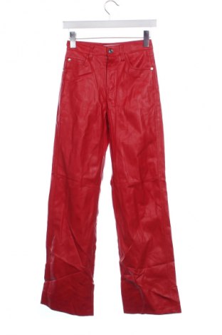 Дамски панталон Bershka, Размер XS, Цвят Червен, Цена 19,99 лв.