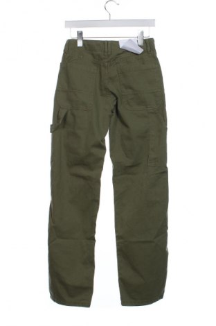 Дамски панталон Bershka, Размер S, Цвят Зелен, Цена 30,99 лв.