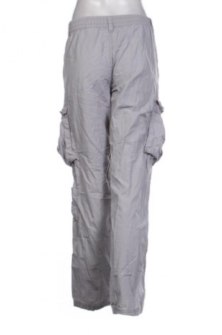Pantaloni de femei H&M Divided, Mărime M, Culoare Gri, Preț 77,17 Lei