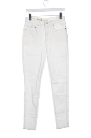 Дамски панталон Levi's, Размер S, Цвят Бял, Цена 142,99 лв.