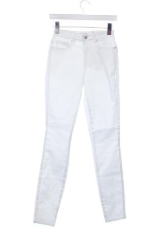 Pantaloni de femei ONLY, Mărime XS, Culoare Alb, Preț 157,99 Lei