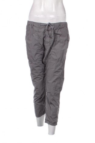 Damenhose Pull&Bear, Größe M, Farbe Grau, Preis 15,00 €