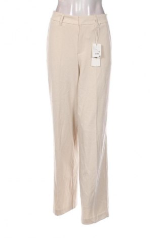 Дамски панталон S.Oliver, Размер M, Цвят Бежов, Цена 93,99 лв.