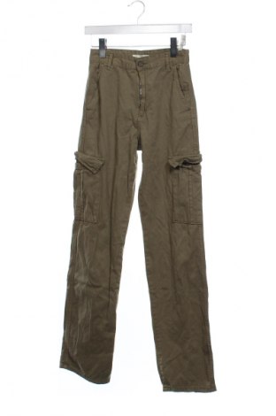 Damenhose Stradivarius, Größe S, Farbe Grün, Preis € 15,00