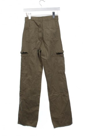 Damenhose Stradivarius, Größe S, Farbe Grün, Preis € 15,00