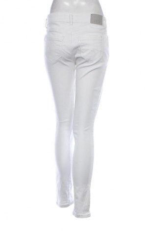 Дамски панталон Street One, Размер M, Цвят Бял, Цена 41,06 лв.