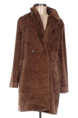 Дамско палто Hollister, Размер S, Цвят Кафяв, Цена 258,39 лв.