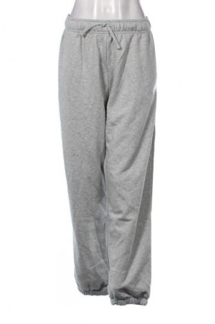 Dámské tepláky Nike, Velikost M, Barva Šedá, Cena  1 429,00 Kč