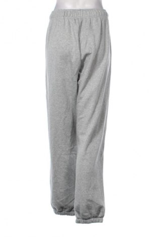 Dámské tepláky Nike, Velikost M, Barva Šedá, Cena  1 429,00 Kč