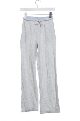 Pantaloni trening de femei Pull&Bear, Mărime XS, Culoare Gri, Preț 76,32 Lei