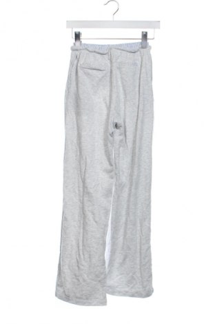 Pantaloni trening de femei Pull&Bear, Mărime XS, Culoare Gri, Preț 76,32 Lei