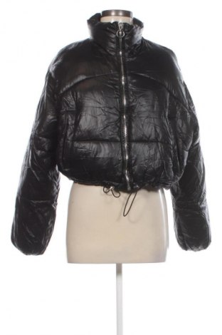 Дамско яке Bershka, Размер M, Цвят Черен, Цена 39,99 лв.