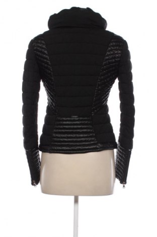 Kurtka damska Guess, Rozmiar M, Kolor Czarny, Cena 388,99 zł