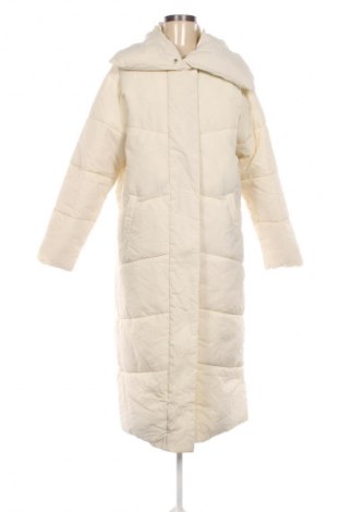 Дамско яке VILA, Размер S, Цвят Бежов, Цена 110,20 лв.