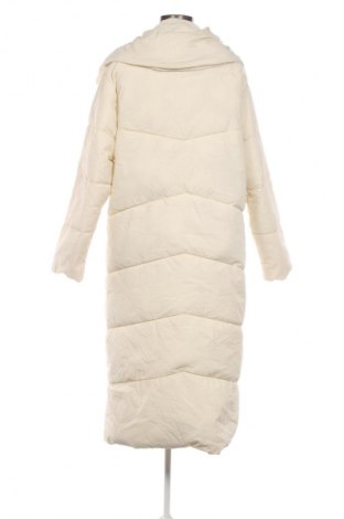 Дамско яке VILA, Размер S, Цвят Бежов, Цена 110,20 лв.