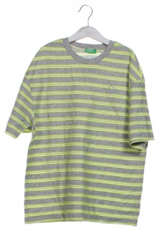 Dětské tričko  United Colors Of Benetton, Velikost 11-12y/ 152-158 cm, Barva Vícebarevné, Cena  198,00 Kč