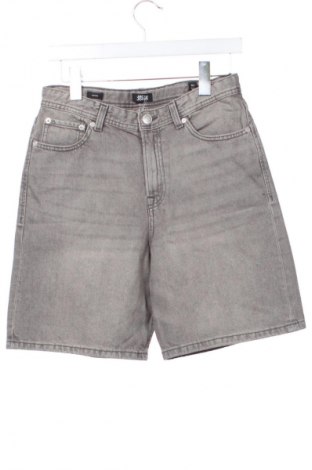 Dětské krátké kalhoty  Jack & Jones, Velikost 12-13y/ 158-164 cm, Barva Šedá, Cena  629,00 Kč