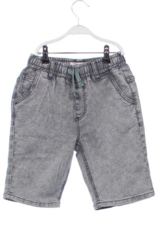 Kinder Shorts Reserved, Größe 7-8y/ 128-134 cm, Farbe Grau, Preis 6,99 €