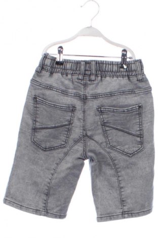 Kinder Shorts Reserved, Größe 7-8y/ 128-134 cm, Farbe Grau, Preis 6,99 €