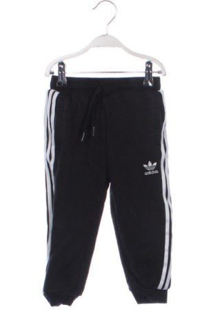 Детско спортно долнище Adidas Originals, Размер 2-3y/ 98-104 см, Цвят Черен, Цена 27,99 лв.