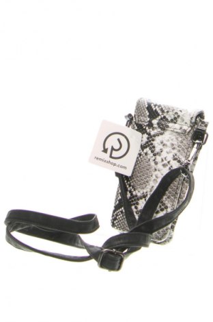 Puzdro na telefón Kendall & Kylie, Farba Viacfarebná, Cena  32,95 €