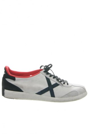 Obuwie męskie Munich, Rozmiar 49, Kolor Szary, Cena 303,99 zł