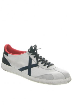 Obuwie męskie Munich, Rozmiar 49, Kolor Szary, Cena 303,99 zł