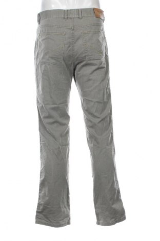 Herrenhose Bugatti, Größe M, Farbe Grün, Preis € 22,99