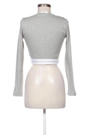 Пижама Calvin Klein, Размер S, Цвят Сив, Цена 43,45 €