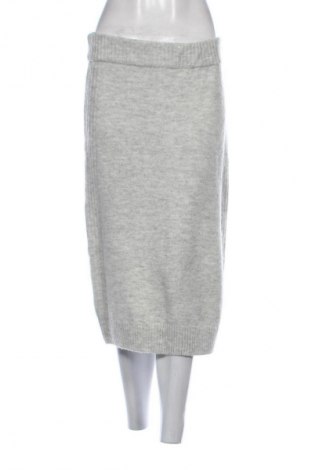 Пола C&A, Размер M, Цвят Сив, Цена 22,99 лв.