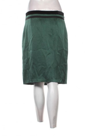 Пола Cortefiel, Размер M, Цвят Многоцветен, Цена 11,99 лв.