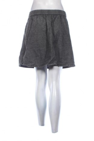 Sukně Cropp, Velikost M, Barva Šedá, Cena  349,00 Kč