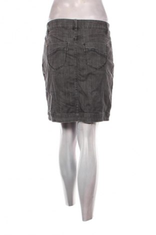 Пола Esprit, Размер M, Цвят Сив, Цена 18,99 лв.