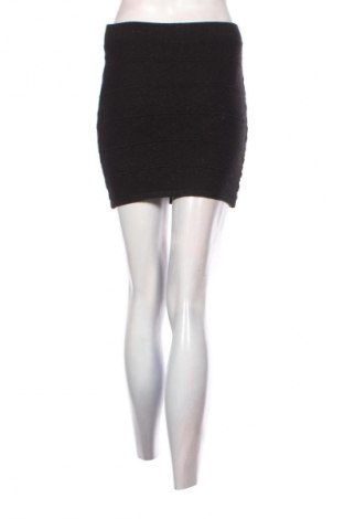 Sukňa Forever 21, Veľkosť M, Farba Čierna, Cena  10,23 €