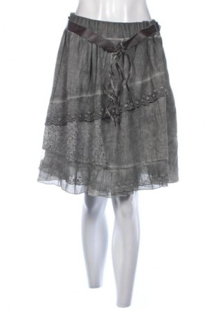 Пола Nkd, Размер M, Цвят Сив, Цена 19,55 лв.