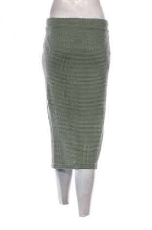 Пола Reserved, Размер M, Цвят Зелен, Цена 14,99 лв.