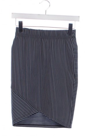 Пола Reserved, Размер XS, Цвят Многоцветен, Цена 19,00 лв.