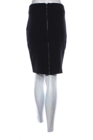 Пола Reserved, Размер S, Цвят Черен, Цена 19,14 лв.